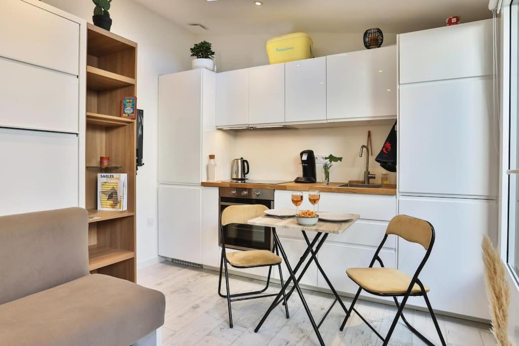 Tiny Studio Terrasse, Hypercentre La Plage A 2 Pas ! Les Sables-d'Olonne Ngoại thất bức ảnh